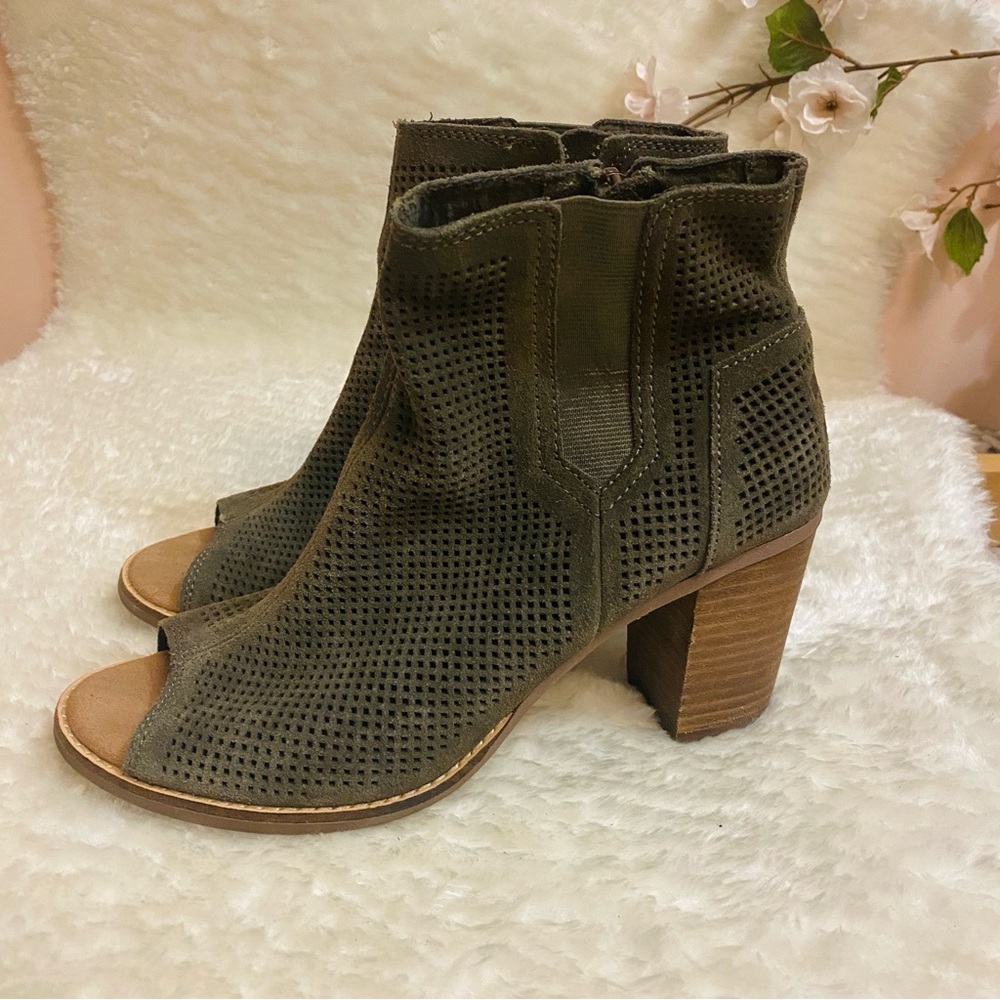 Toms Green Ankle Boots with Chunky Heel